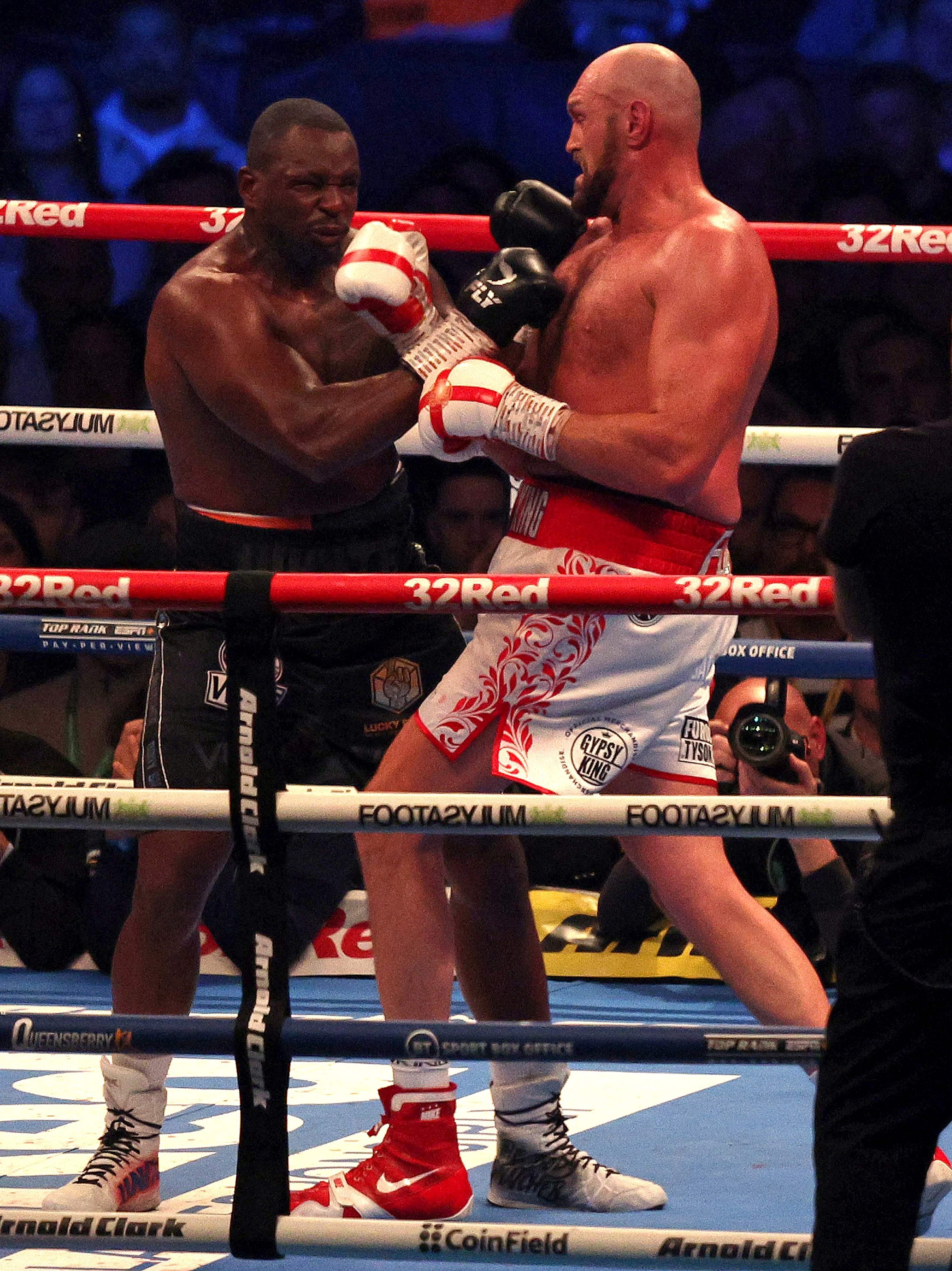 Tyson Fury lands lands the big uppercut to knock out Dillian Whyte in the sixth round.
